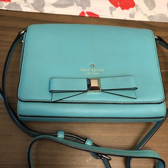 kate spade Handbags - Kate Spade Crossbody